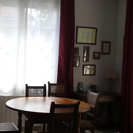 בית נופש Maison Blanzay *